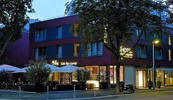 Отель Am Stadtgarten Фрайбург Экстерьер фото